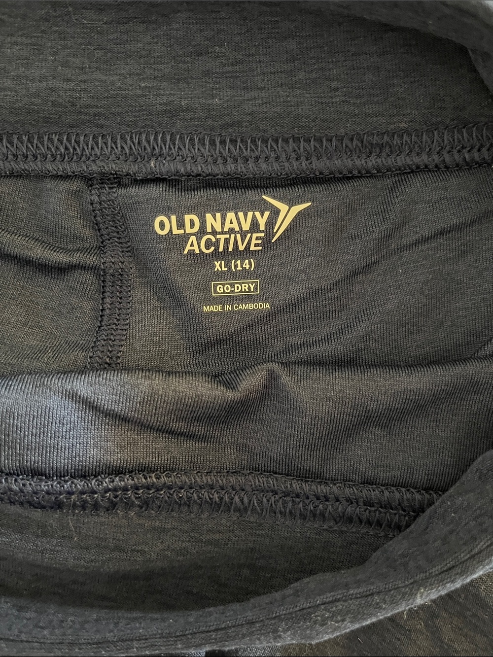 Old Navy Circle Skorts in Navy, Black & Burgundy - Picture 3 of 3